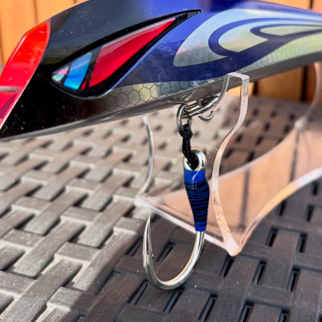 A6t' Big Game bleu monté sur un stickbait